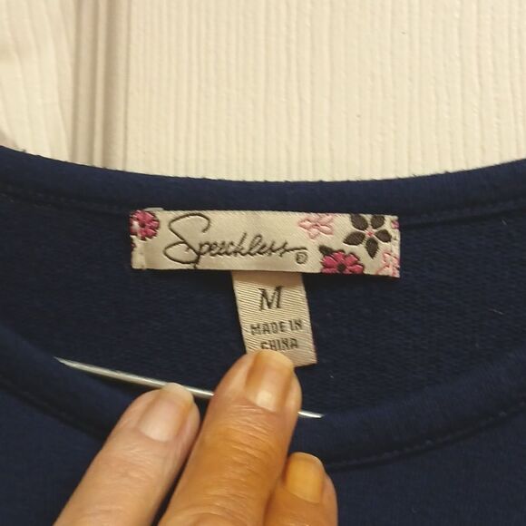 🩷SPEECHLESS Girls Size M Long Sleeved Navy Shirt "I'm Very Busy" - Picture 3 of 8